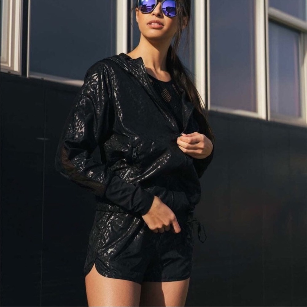 Zyia Active Black Leopard Print Bomber Shorts L